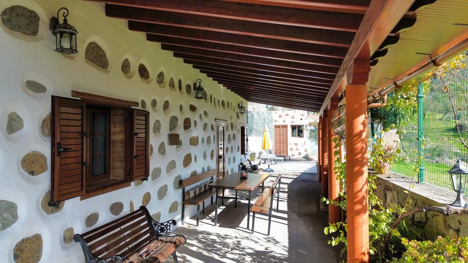 Casa Naranjo House in Comarca Sur