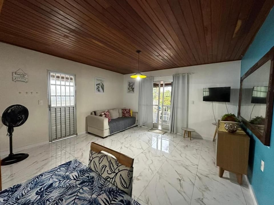 Amplo apart. com sacada, WiFi, Estacionamento, kit de praia, completo! Apartment in Florianopolis