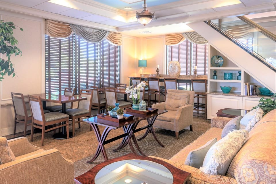 Lobby or reception, Seating area, Dining area