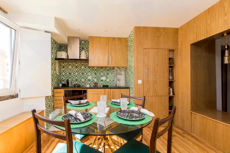 Kitchen or kitchenette, Seating area, Dining area, dishwasher, minibar, stove, washing machine
