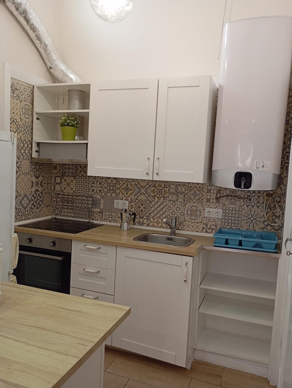 Kitchen or kitchenette, stove