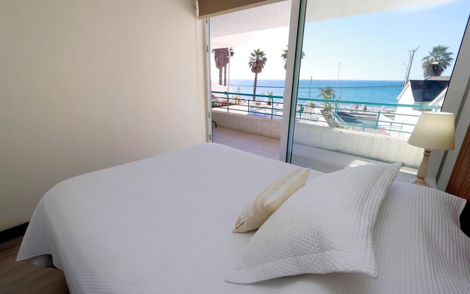 Bed, Balcony/Terrace, Photo of the whole room, Bedroom, Sea view