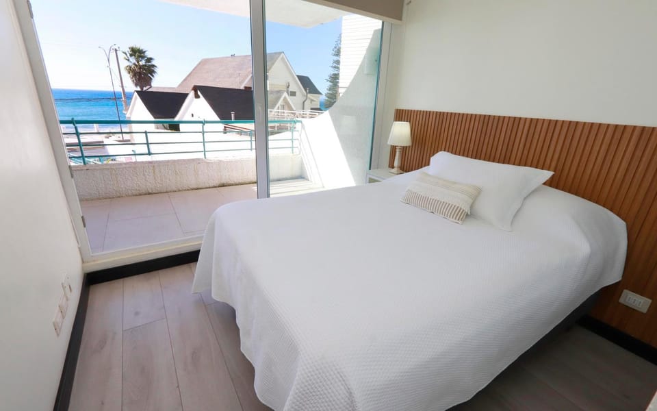 Bed, Balcony/Terrace, Photo of the whole room, Bedroom, Sea view