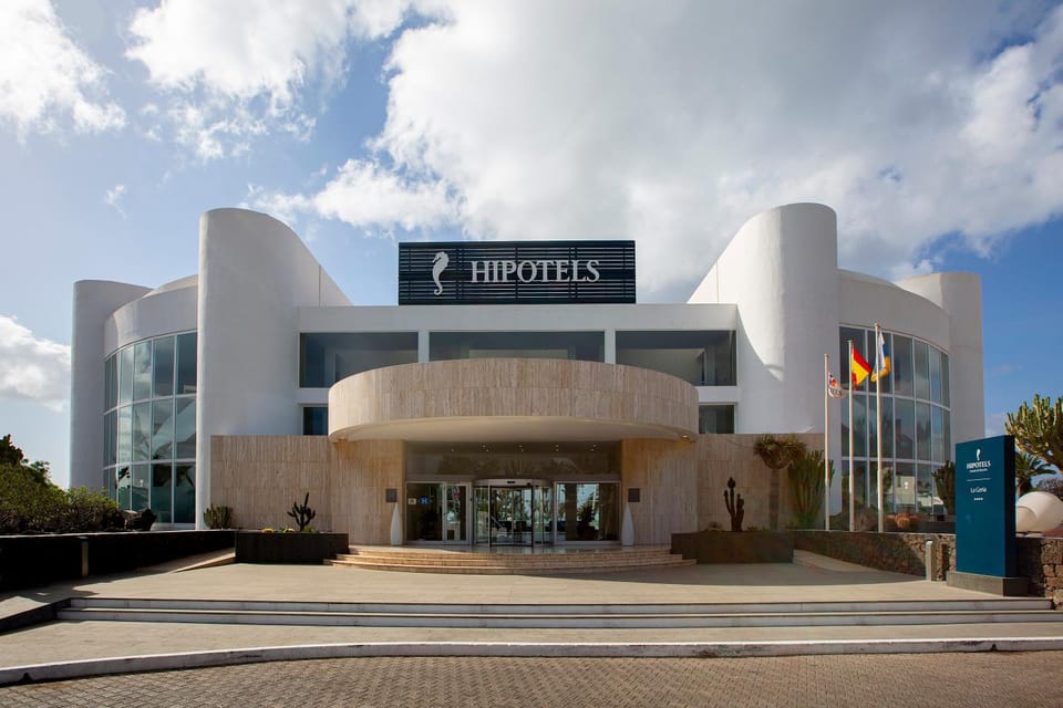 Property building, Facade/entrance, Property logo or sign