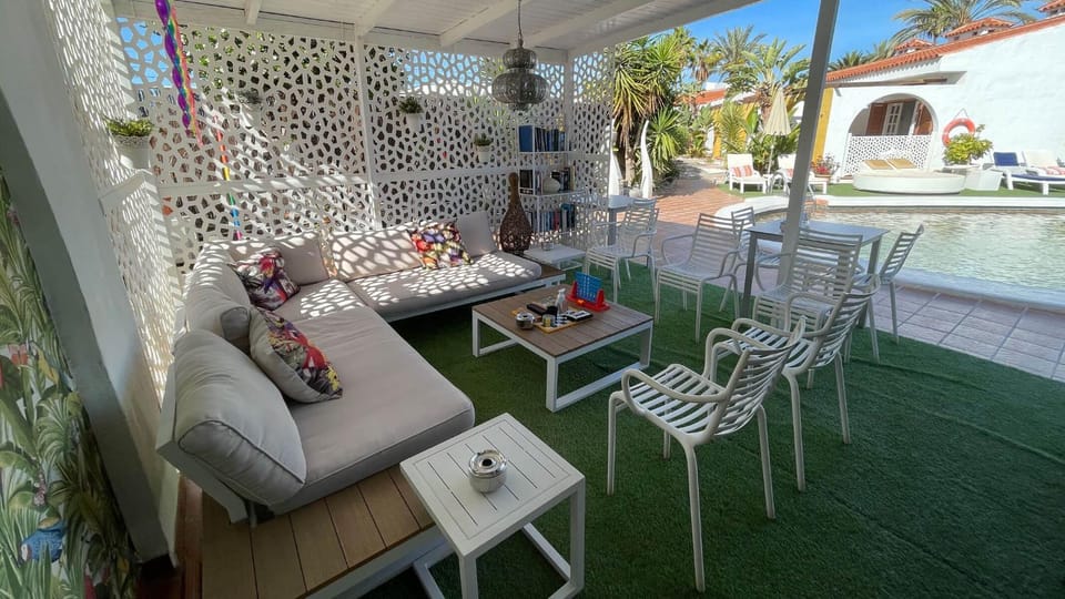 Lounge or bar