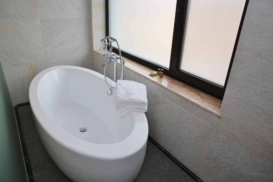 Bathroom, Bath