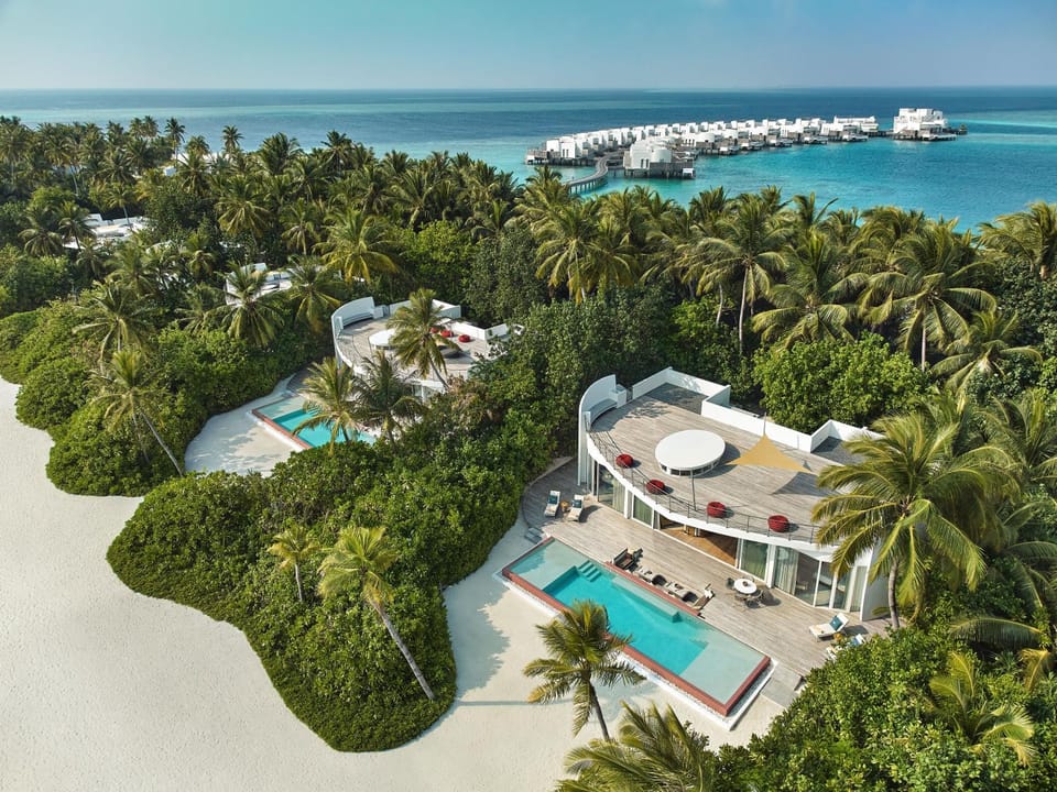 Bird's eye view, Pool view
