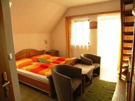 Day, Photo of the whole room