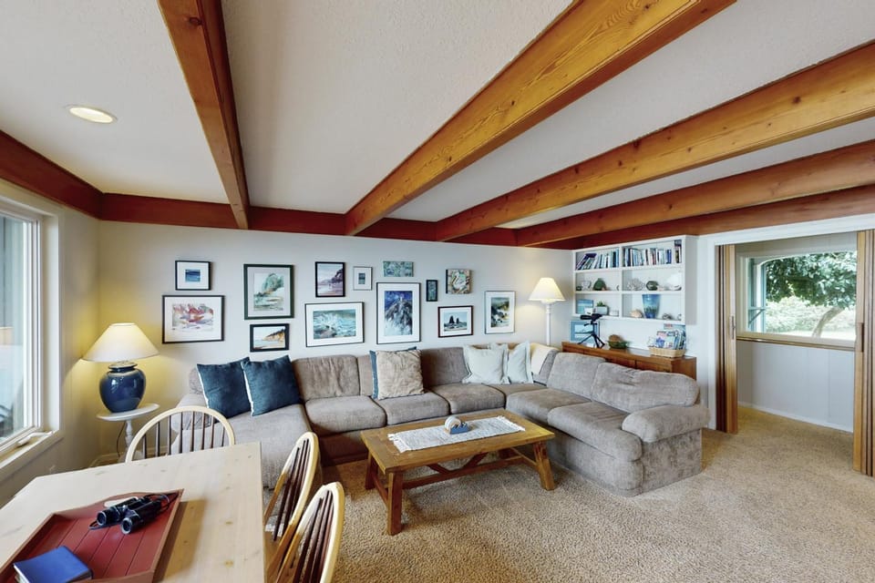 Spectacular Seaside Surf-View Home House in Seaside