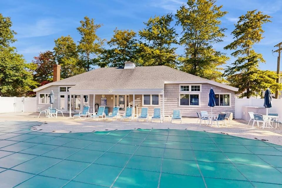 By the Sea Apartment in Old Orchard Beach