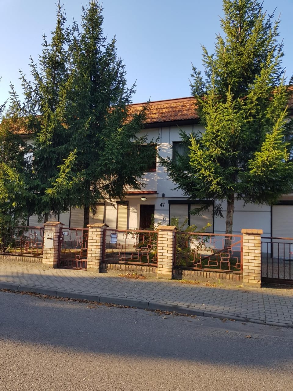 Facade/entrance