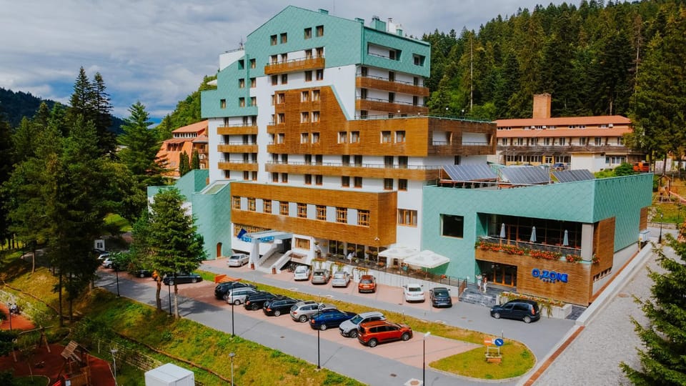 Property building, Natural landscape, Children play ground, View (from property/room), Parking