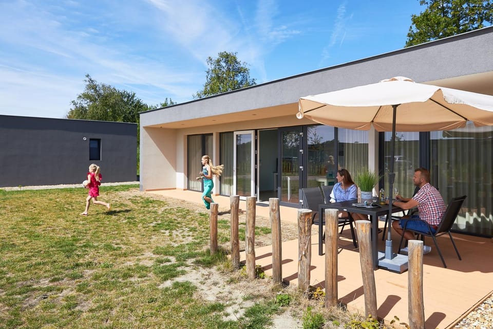 Day, Summer, Garden, Balcony/Terrace, On site, Garden view, children, young children, Family