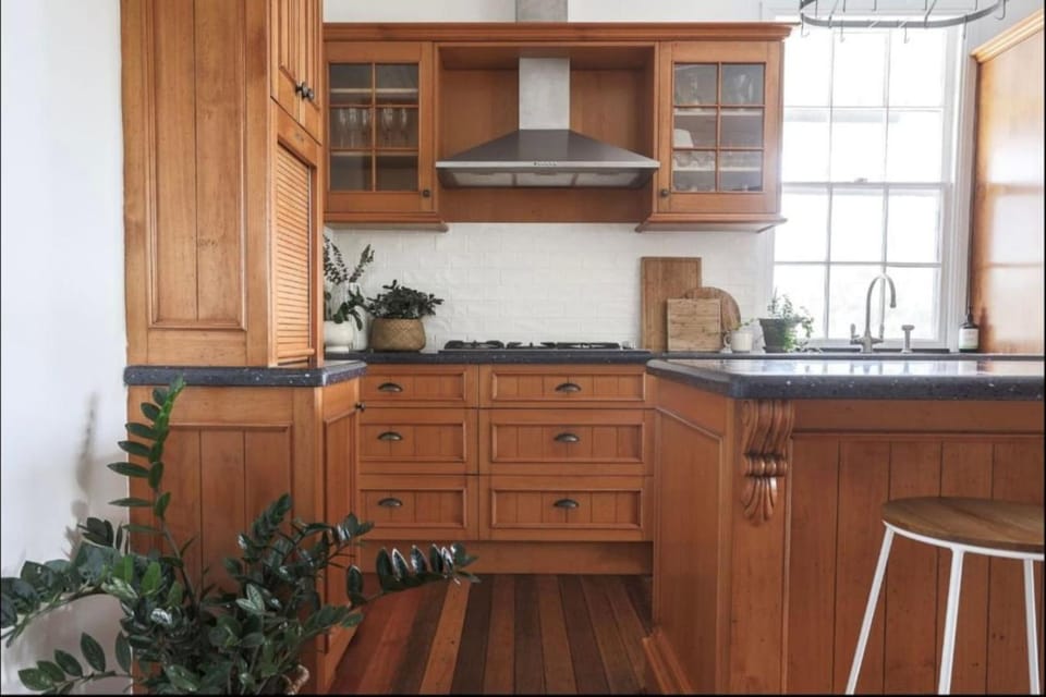 Charming Beach Cottage - Stroll to Cafes, Beach & Creek House in Pottsville