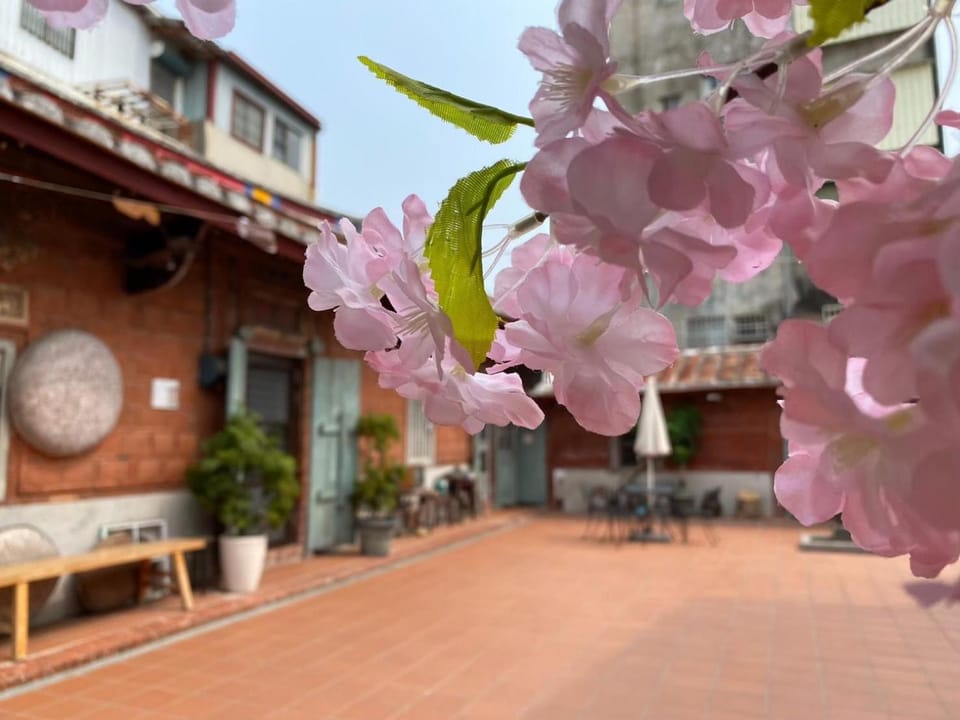 左營蓮潭百年古厝 Campground/ 
RV Resort in Kaohsiung
