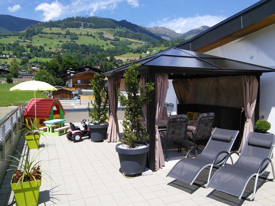 BBQ facilities, Children play ground, Balcony/Terrace, Seating area