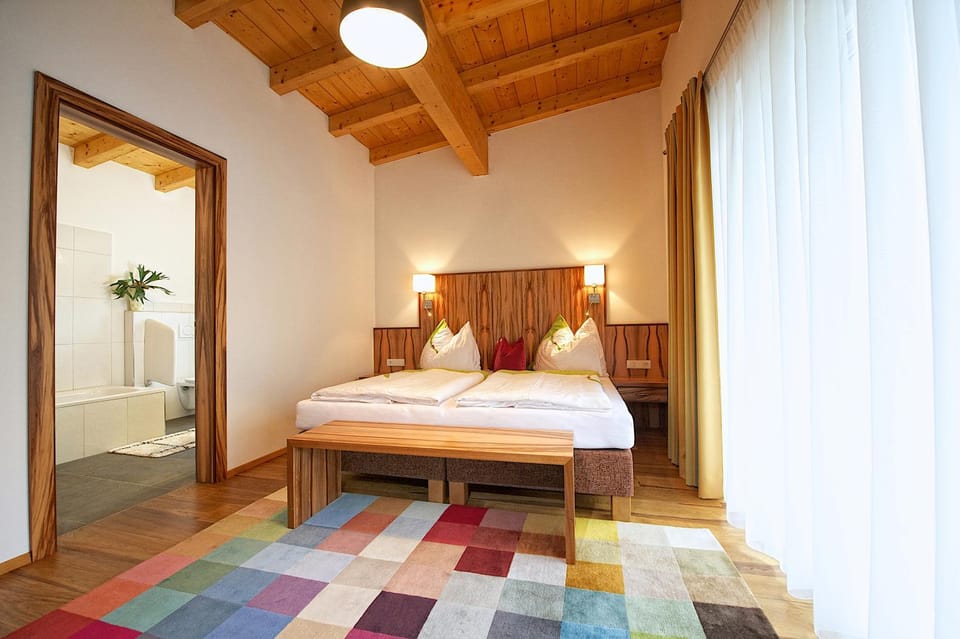 Bedroom, Garden view