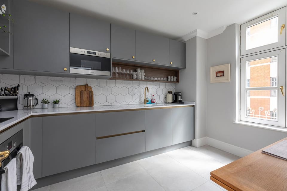 Kitchen or kitchenette