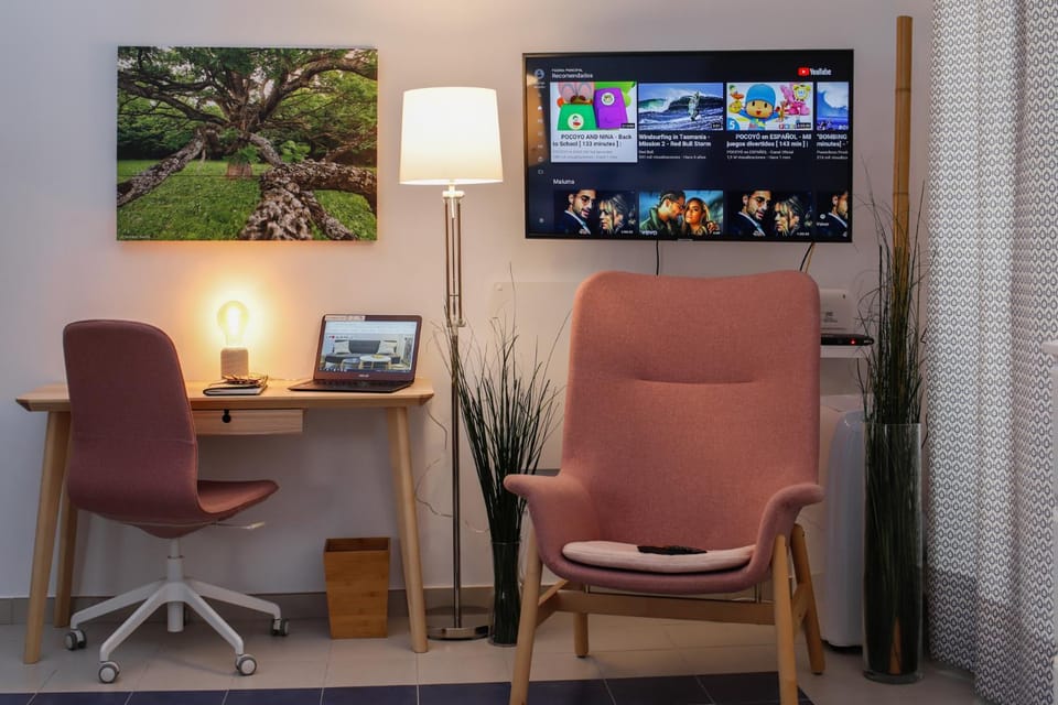 TV and multimedia, Seating area