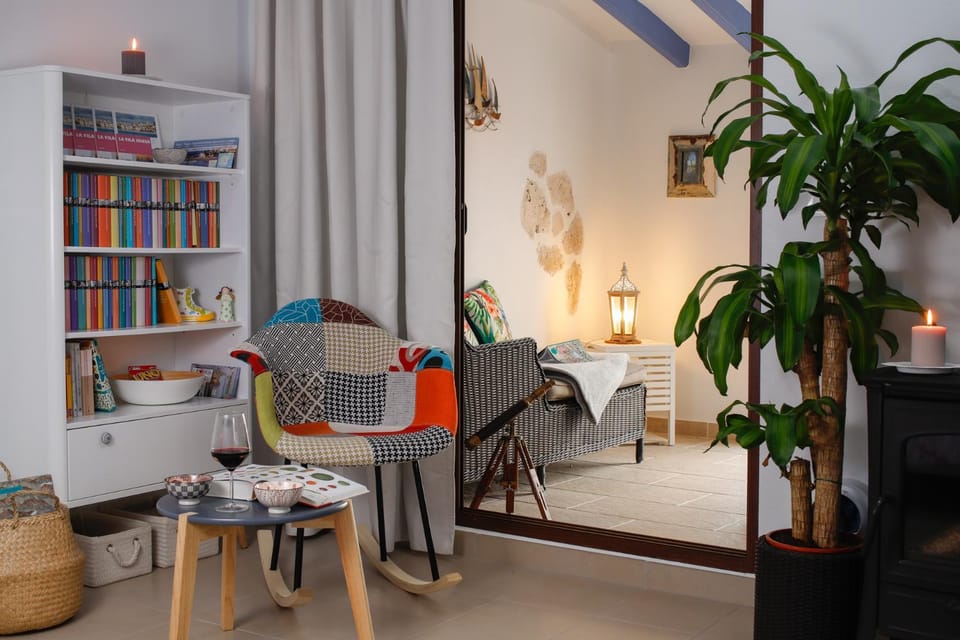 Library, Living room, Seating area