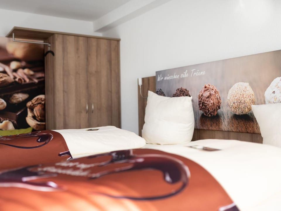 Bed, Photo of the whole room, Bedroom, wardrobe