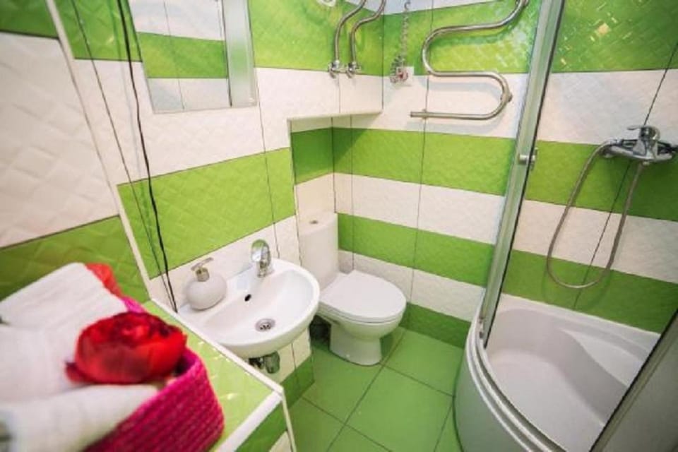 Shower, Toilet, Bathroom