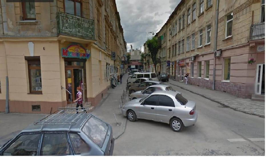 Facade/entrance, Neighbourhood