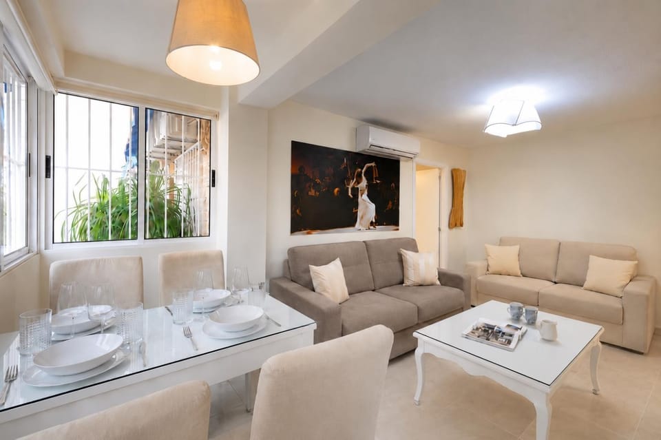 Apartamento con gran terraza jardín cerca del centro Apartment in Seville
