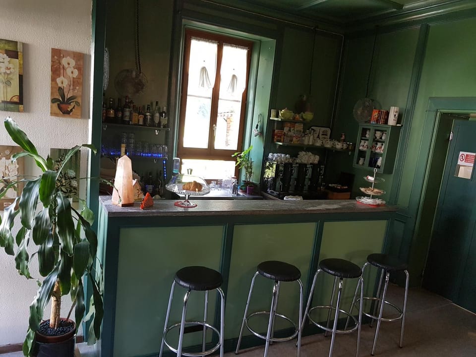 Lounge or bar, Other