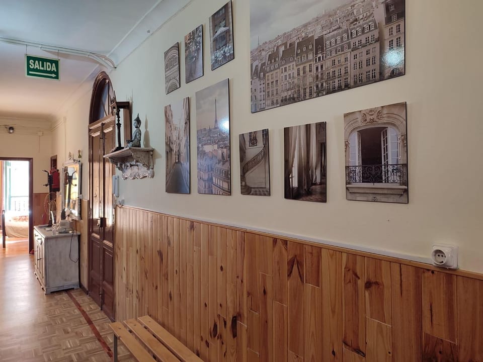 Pensión La Fruta Bed and Breakfast in Aviles