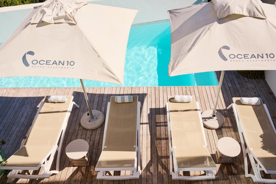 Balcony/Terrace, Swimming pool, sunbed