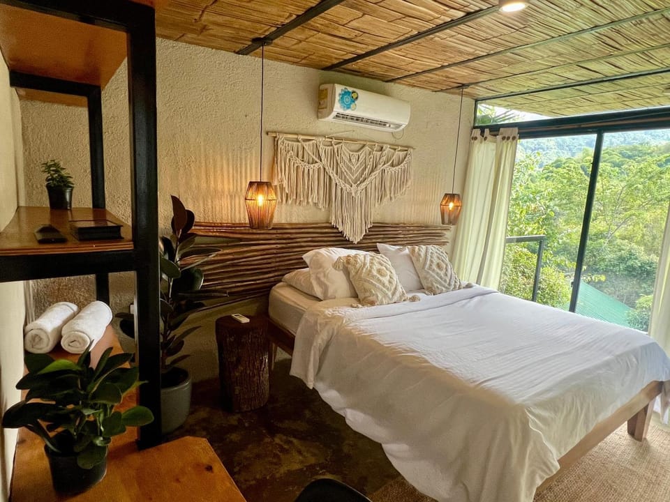 Bed, Photo of the whole room, Bedroom, air conditioner