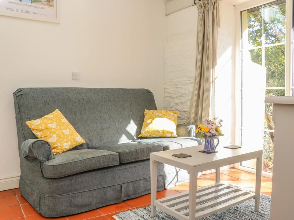 The Daffodil Shed House in West Devon District