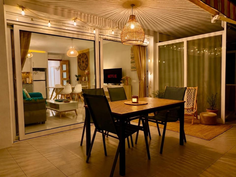 Patio, Dining area