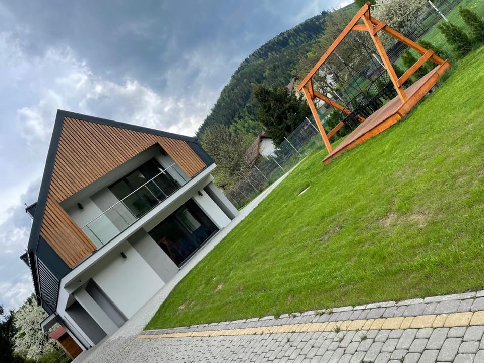 Bratkowa Dolina Chalet in Poland