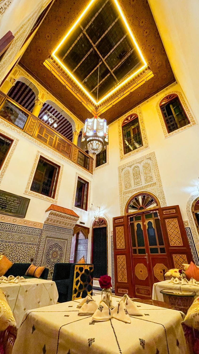Restaurant/places to eat, TV and multimedia, Living room, Banquet/Function facilities, Seating area, Dining area, Inner courtyard view, Internal: Not applicable to any particular room