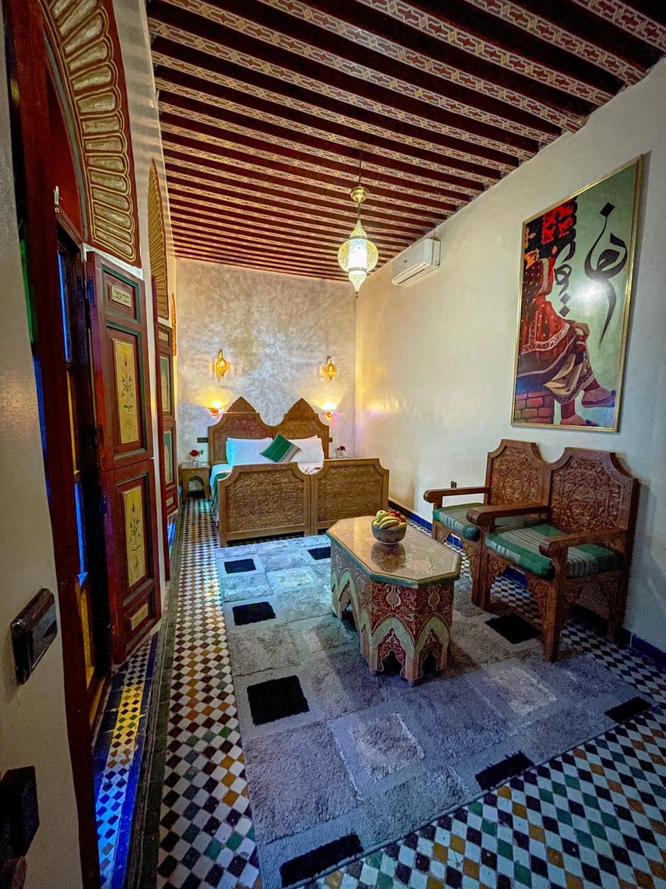 Bed, Living room, Photo of the whole room, Seating area, Dining area, Bedroom