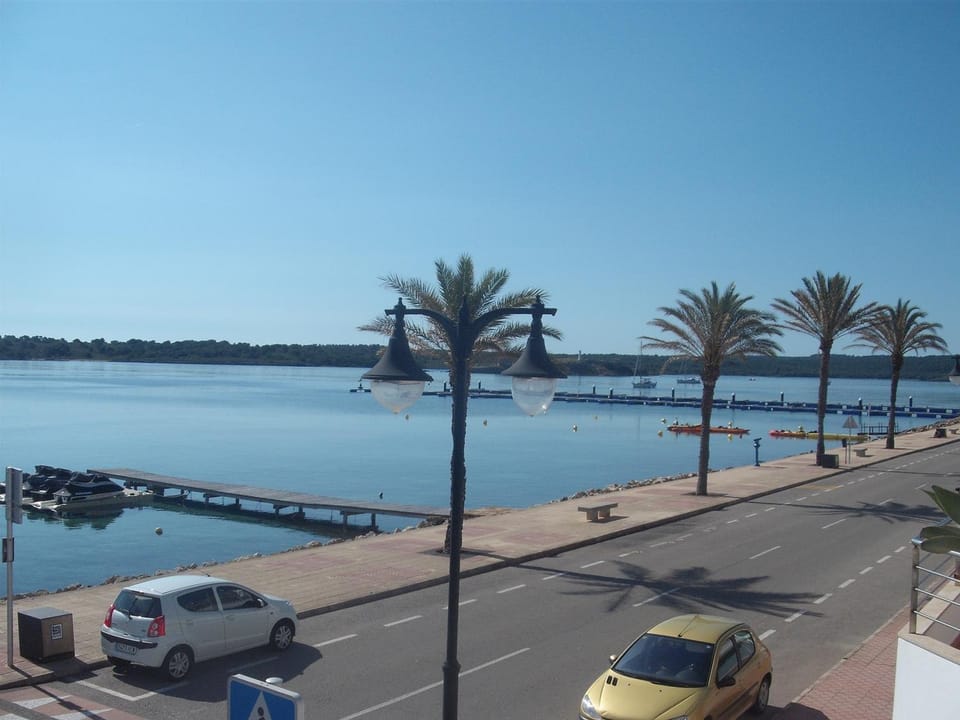 Balcony/Terrace, Landmark view, Sea view, Street view