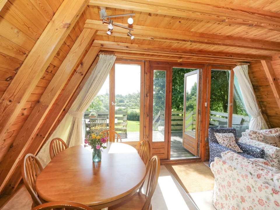 Apple Tree Lodge House in North Dorset District