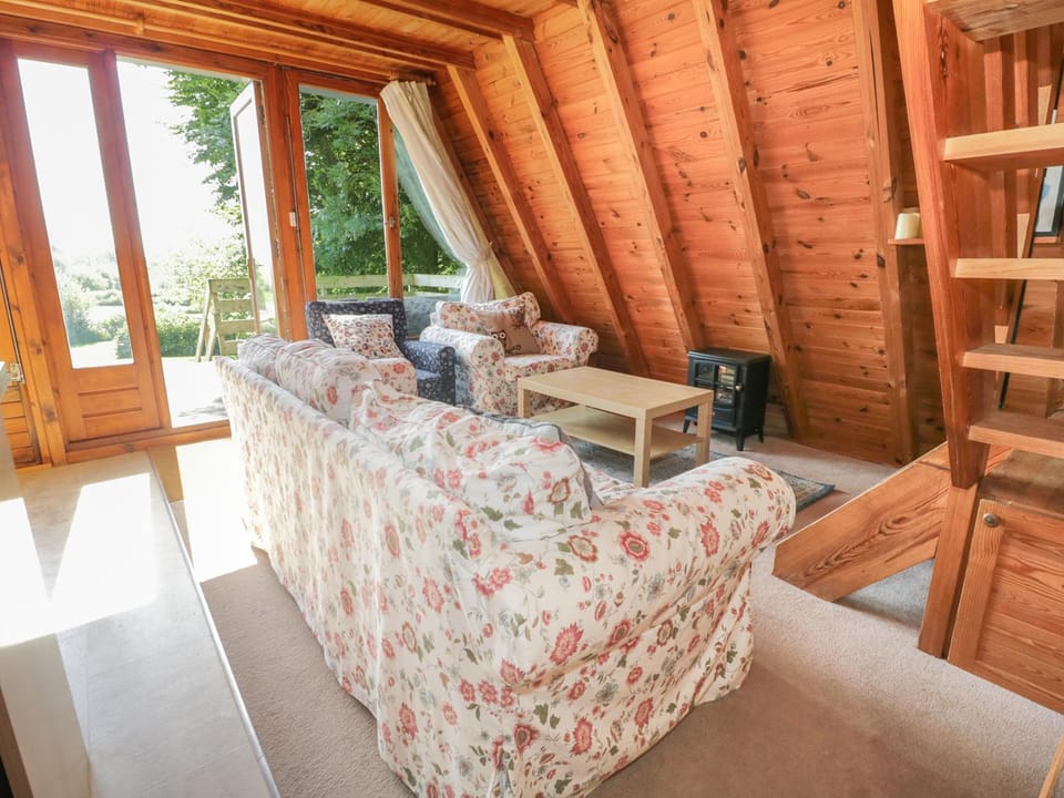 Apple Tree Lodge House in North Dorset District