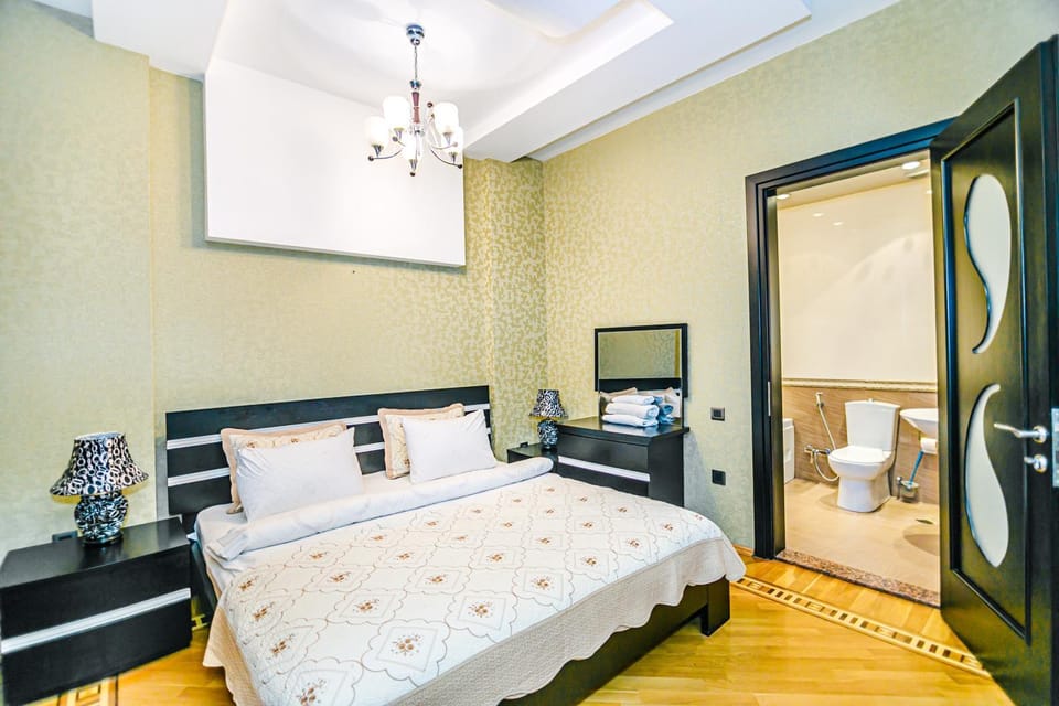 Bed, TV and multimedia, Bedroom, wardrobe