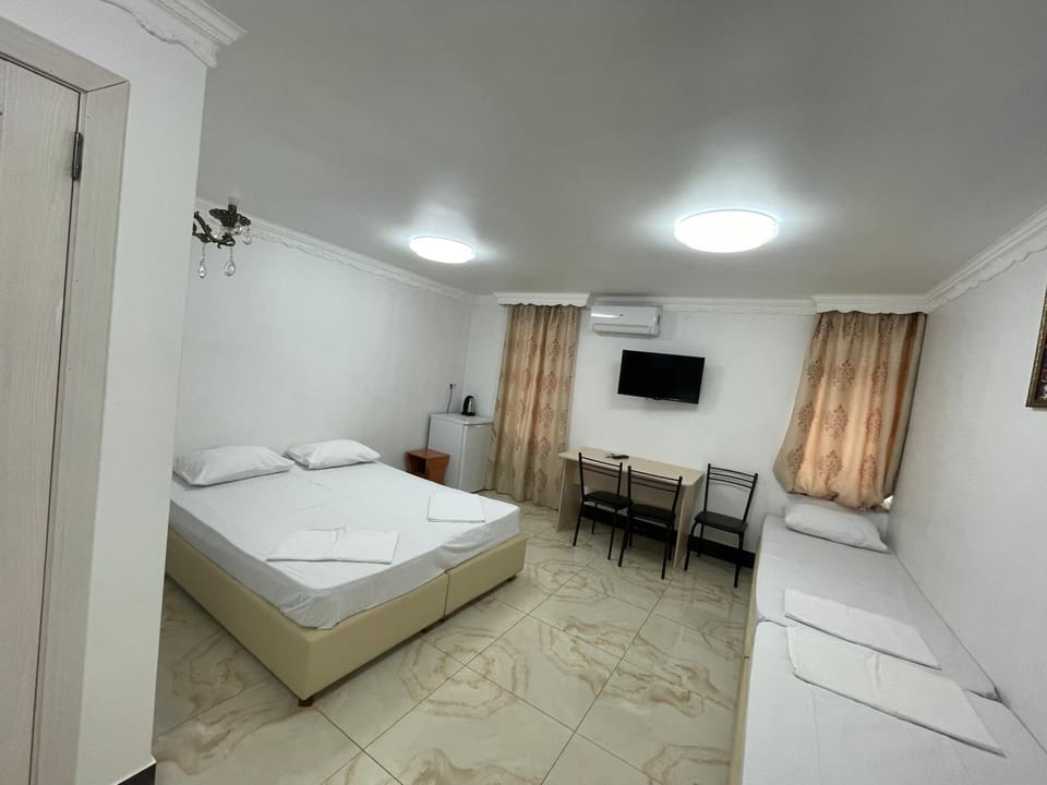 Shaarei Zion Hotel in Ukraine