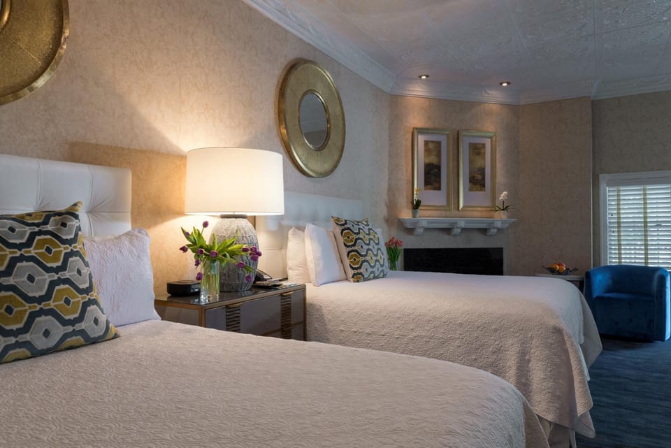 Bed, Bedroom, fireplace