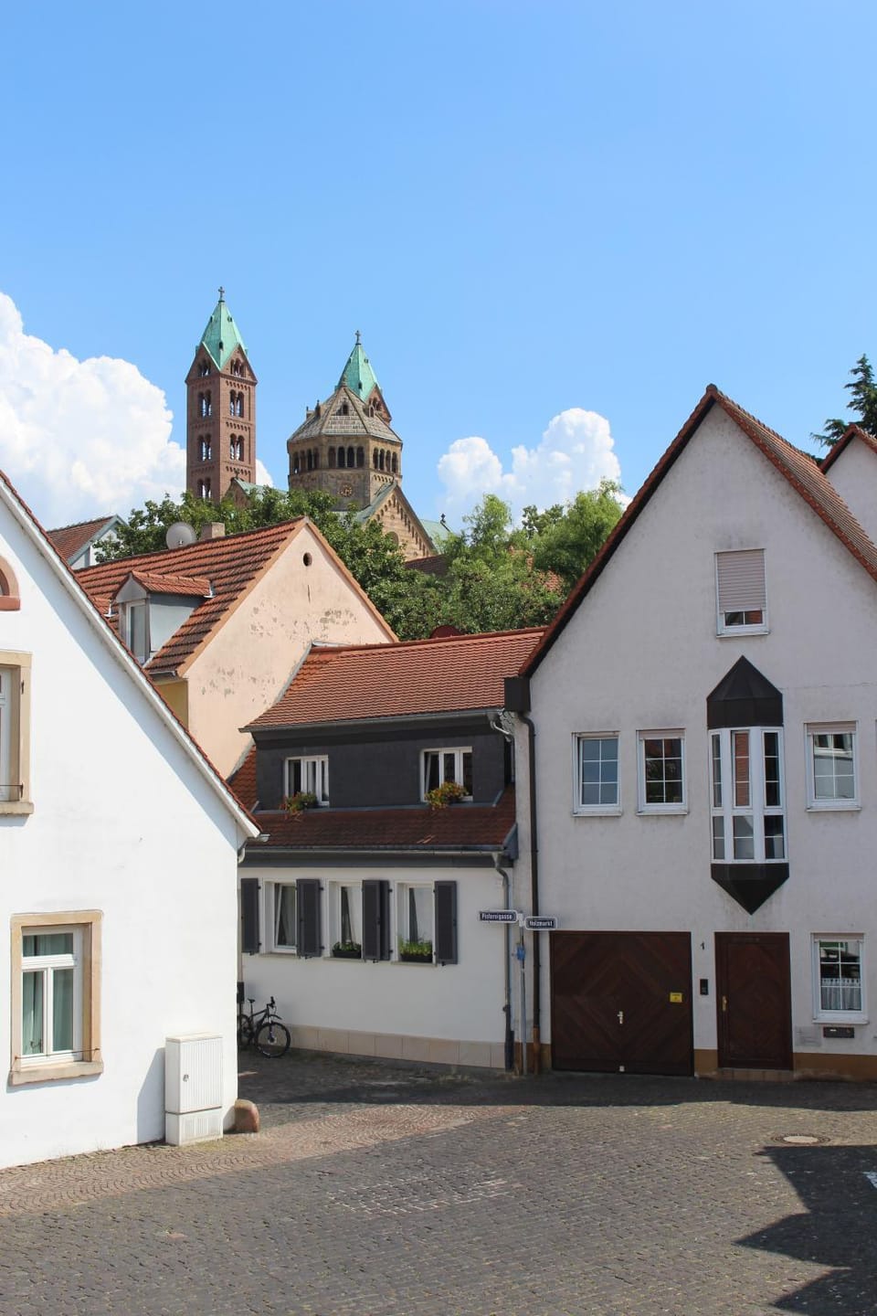 Nearby landmark, Quiet street view