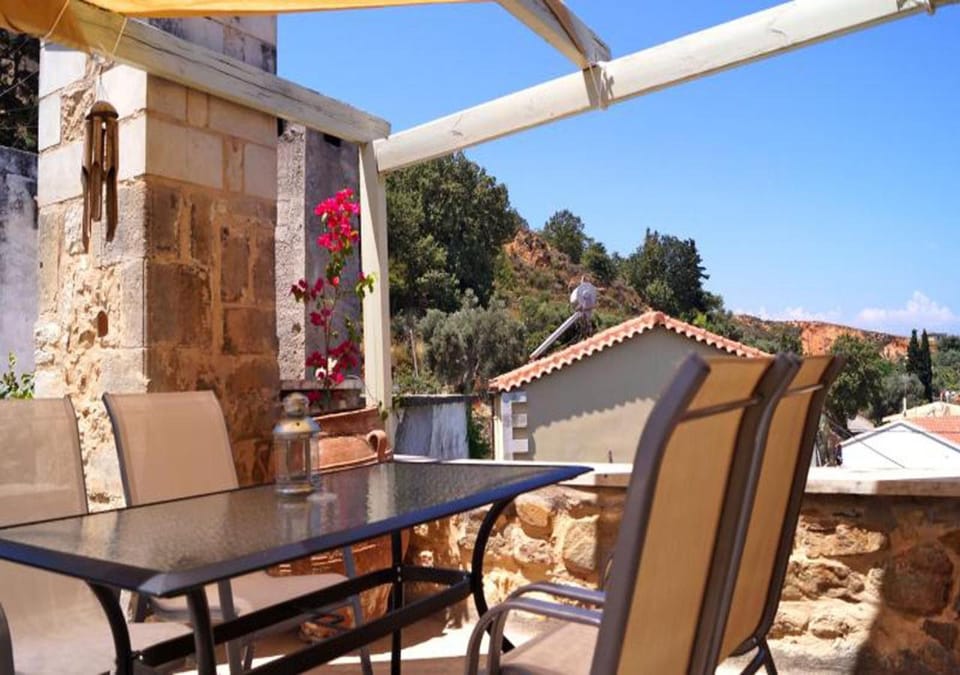 Balcony/Terrace, Mountain view, Inner courtyard view