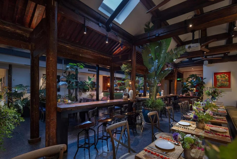 Restaurant/places to eat, Food and drinks, Banquet/Function facilities