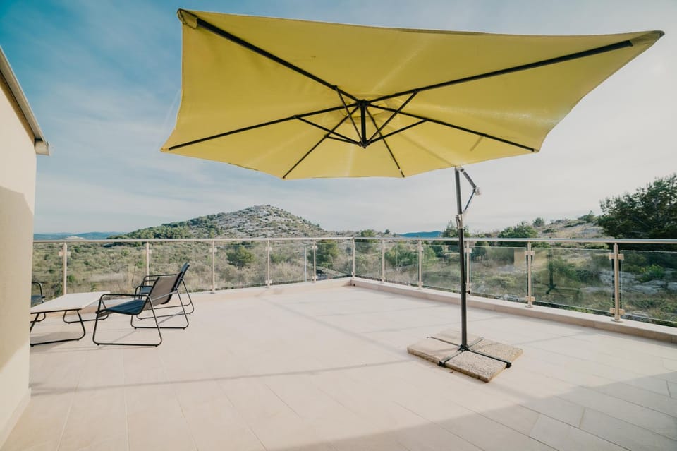 Patio, Day, View (from property/room), Balcony/Terrace, Balcony/Terrace, Mountain view