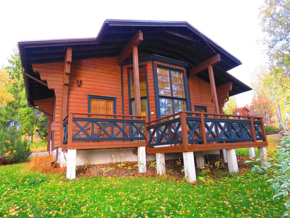 Property building, Balcony/Terrace, Autumn