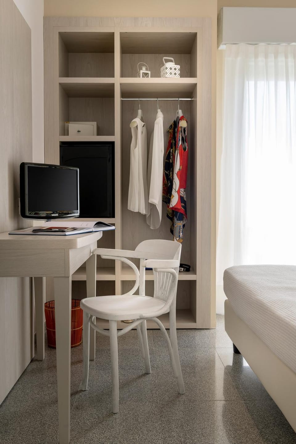 Bed, TV and multimedia, Photo of the whole room, Bedroom, wardrobe