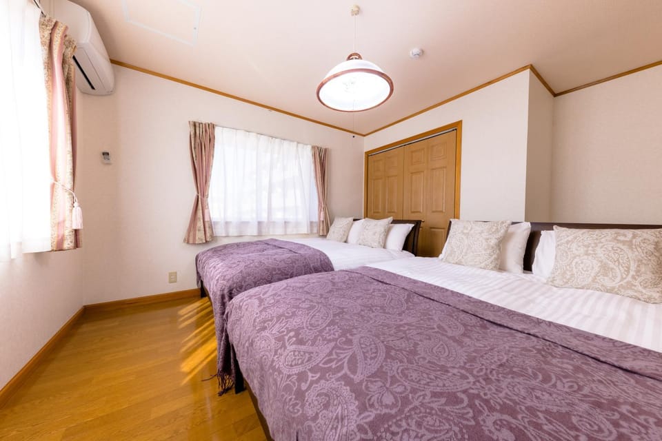 Bed, Bedroom, air conditioner